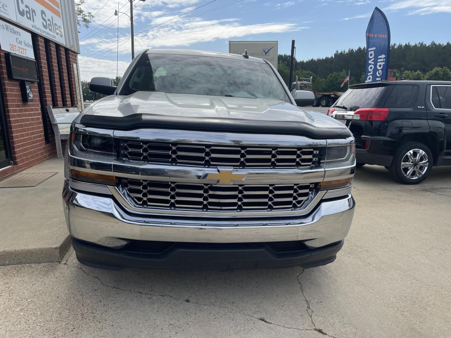 2019 Silver /Black Chevrolet Silverado 1500 Work Truck Double Cab 2WD (2GCRCPEC0K1) with an 5.3L V8 OHV 16V engine, 6A transmission, located at 204 Hwy. 16 East, Carthage, MS, 39051, (601) 267-7277, 0.000000, 0.000000 - Photo#2