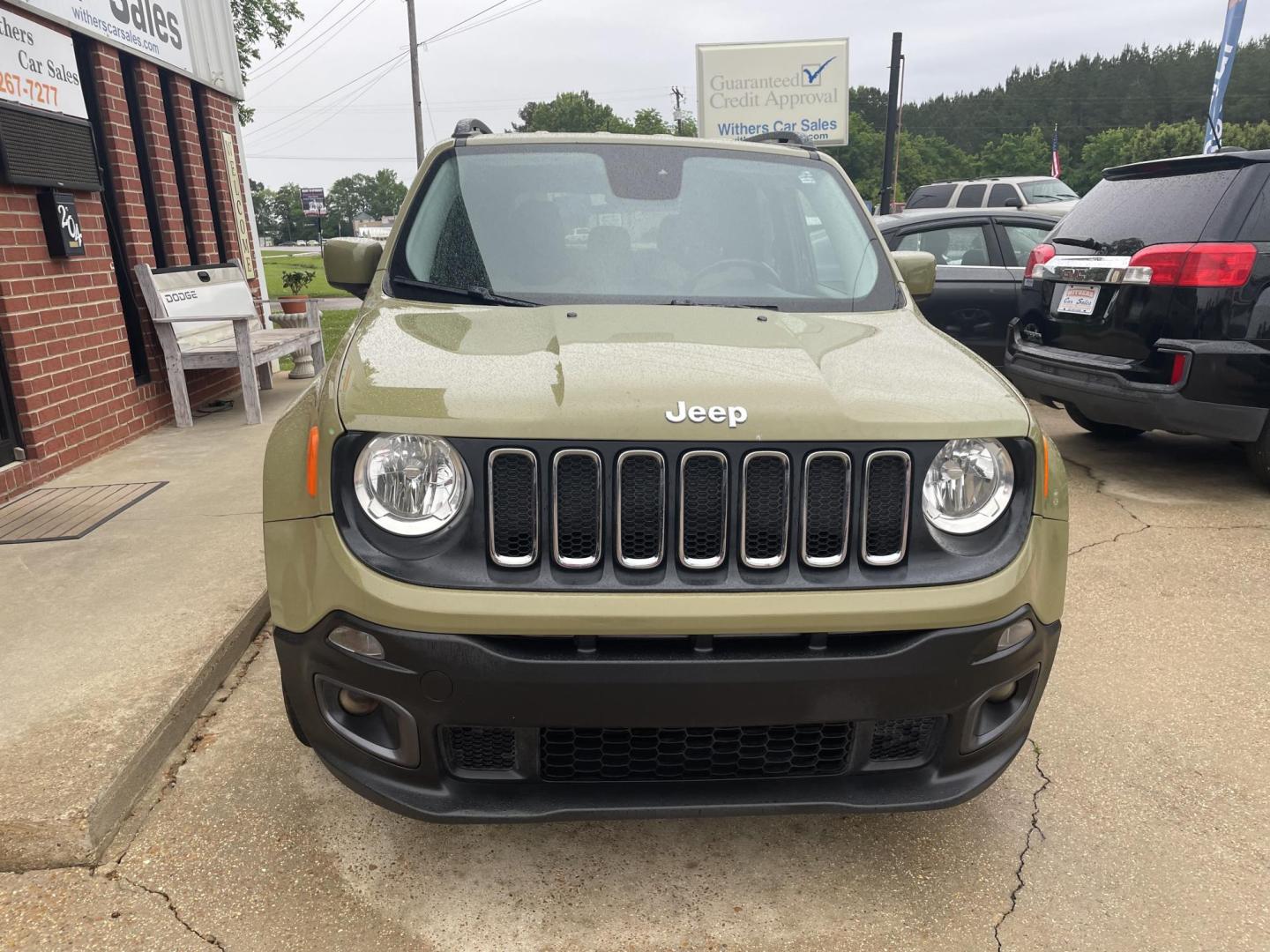 2015 Green /Black Jeep Renegade Latitude FWD (ZACCJABT5FP) with an 2.4L L4 engine, 6-Speed Auto transmission, located at 204 Hwy. 16 East, Carthage, MS, 39051, (601) 267-7277, 0.000000, 0.000000 - Photo#2