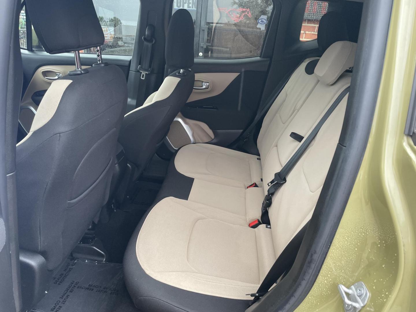2015 Green /Black Jeep Renegade Latitude FWD (ZACCJABT5FP) with an 2.4L L4 engine, 6-Speed Auto transmission, located at 204 Hwy. 16 East, Carthage, MS, 39051, (601) 267-7277, 0.000000, 0.000000 - Photo#6
