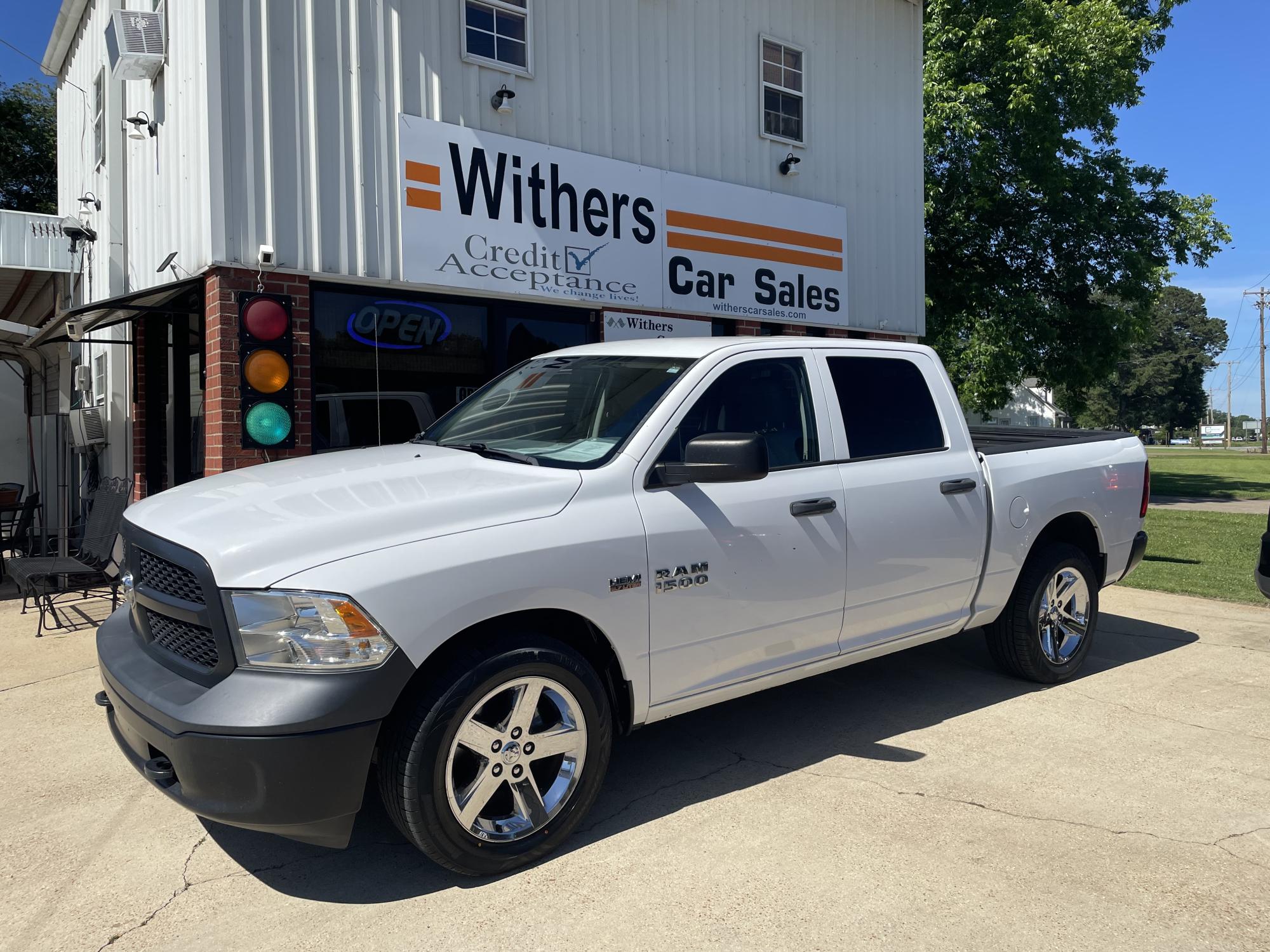 photo of 2016 RAM 1500 Tradesman Crew Cab SWB 2WD