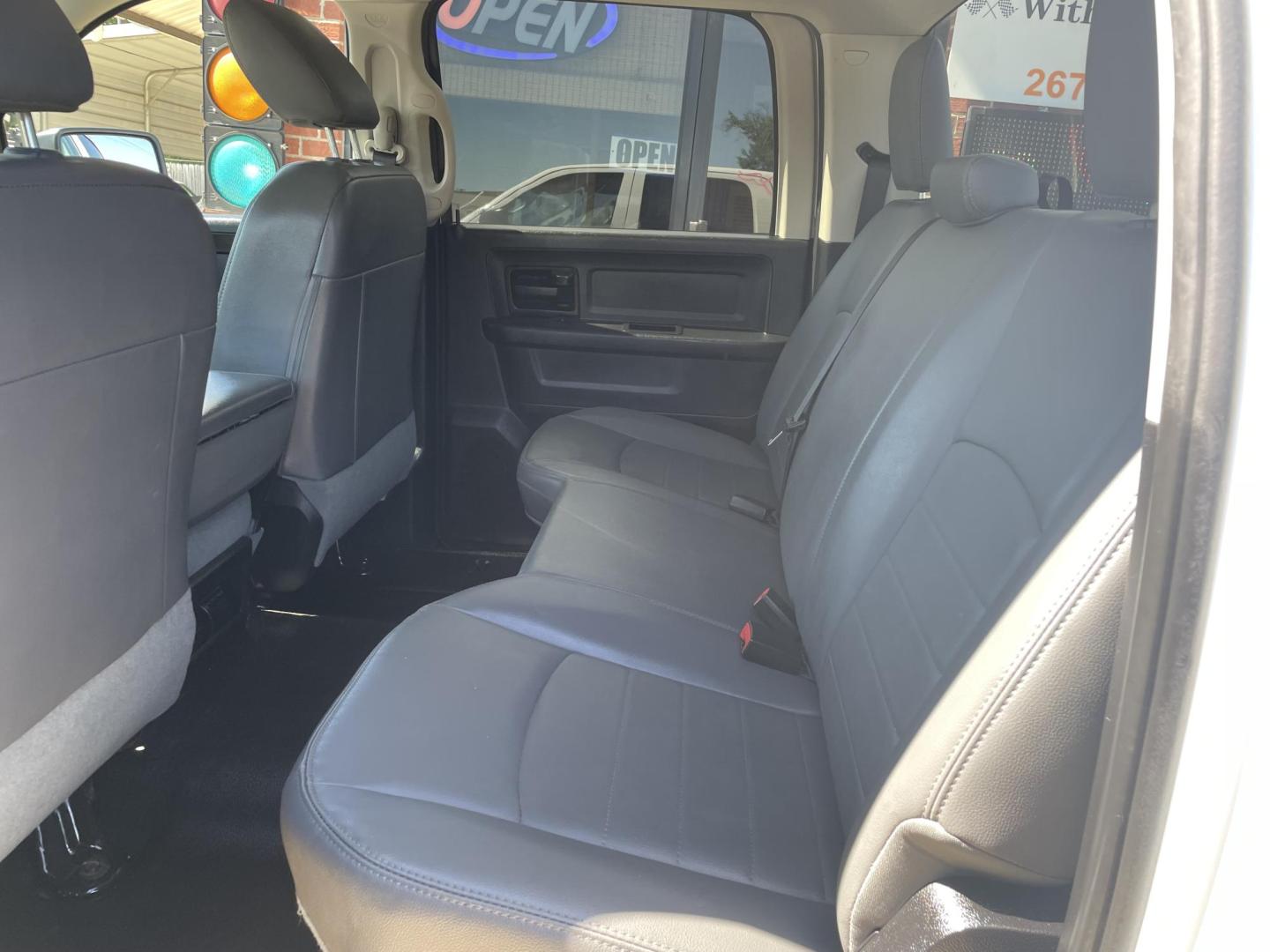 2016 White /Gray RAM 1500 Tradesman Crew Cab SWB 2WD (3C6RR6KT8GG) with an 5.7L V8 OHV 16V engine, 6A transmission, located at 204 Hwy. 16 East, Carthage, MS, 39051, (601) 267-7277, 0.000000, 0.000000 - Photo#6