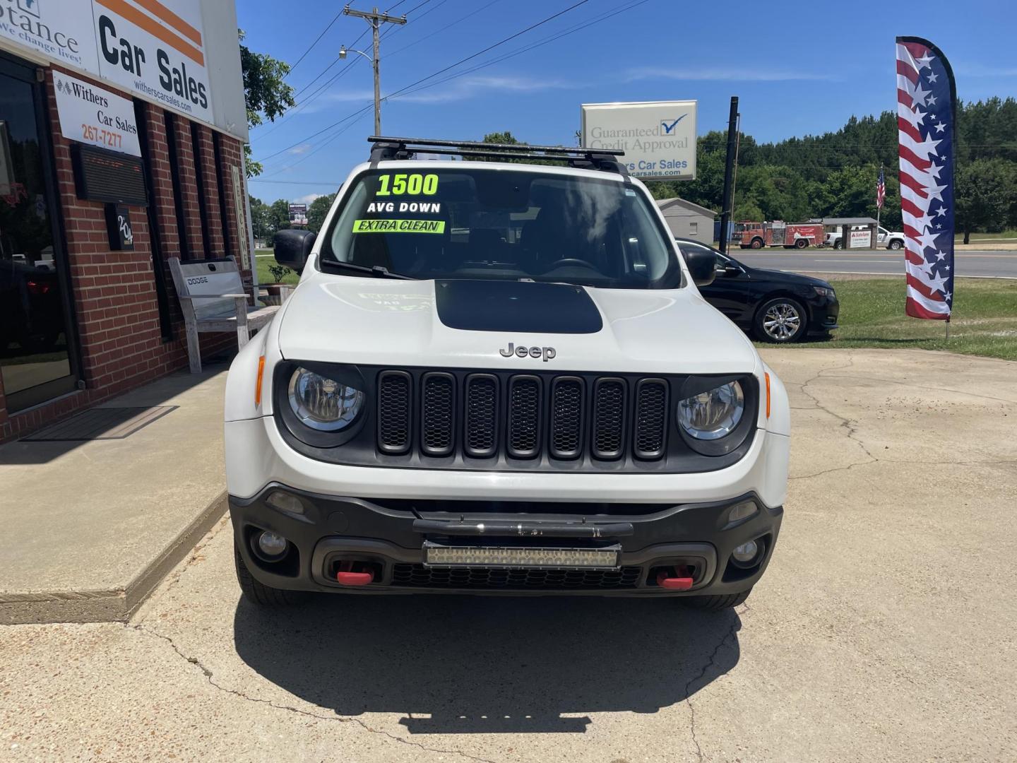2017 White /Black Jeep Renegade Trailhawk (ZACCJBCBXHP) with an 2.4L L4 DOHC 16V engine, 9A transmission, located at 204 Hwy. 16 East, Carthage, MS, 39051, (601) 267-7277, 0.000000, 0.000000 - Photo#2