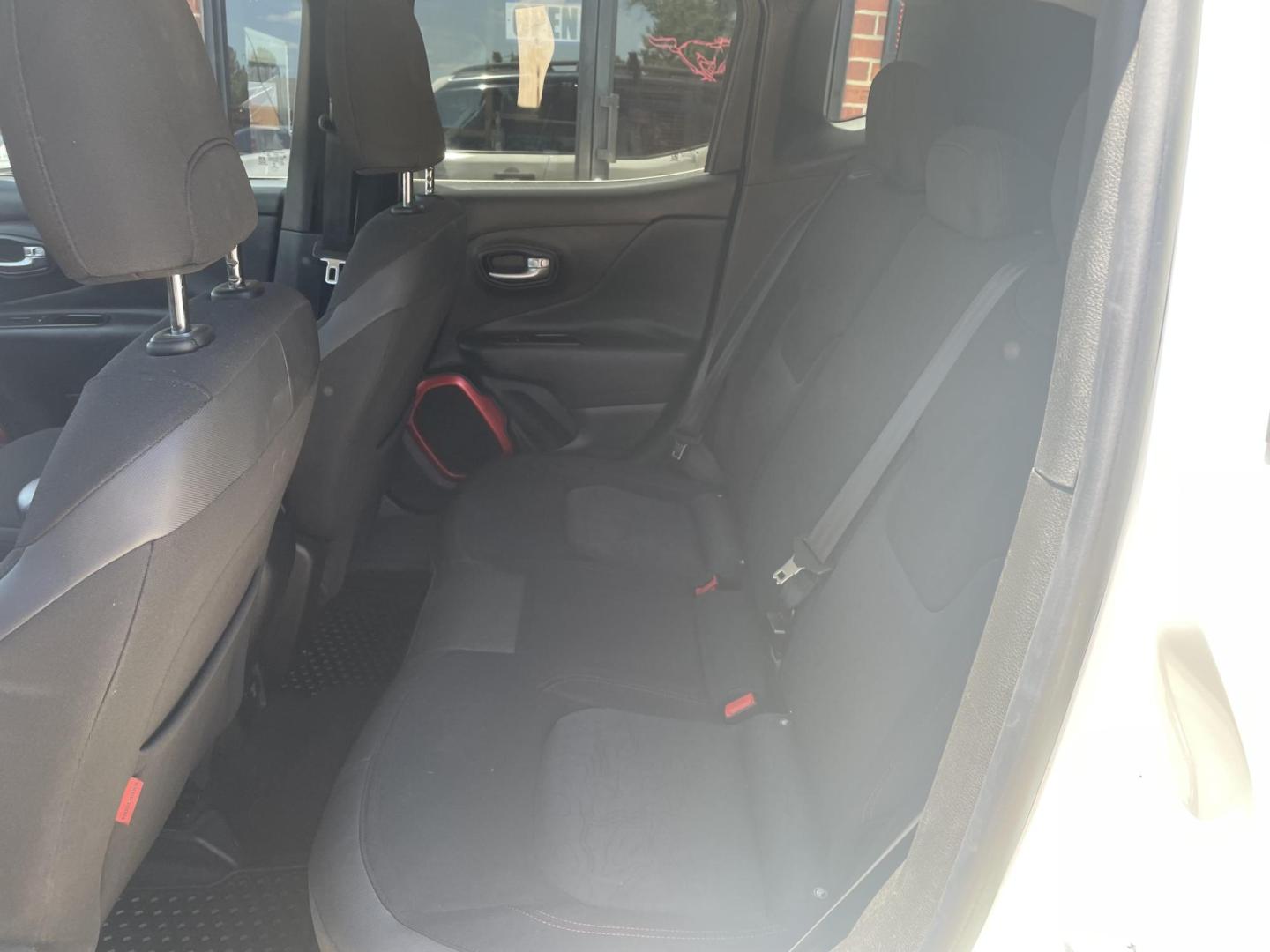 2017 White /Black Jeep Renegade Trailhawk (ZACCJBCBXHP) with an 2.4L L4 DOHC 16V engine, 9A transmission, located at 204 Hwy. 16 East, Carthage, MS, 39051, (601) 267-7277, 0.000000, 0.000000 - Photo#6