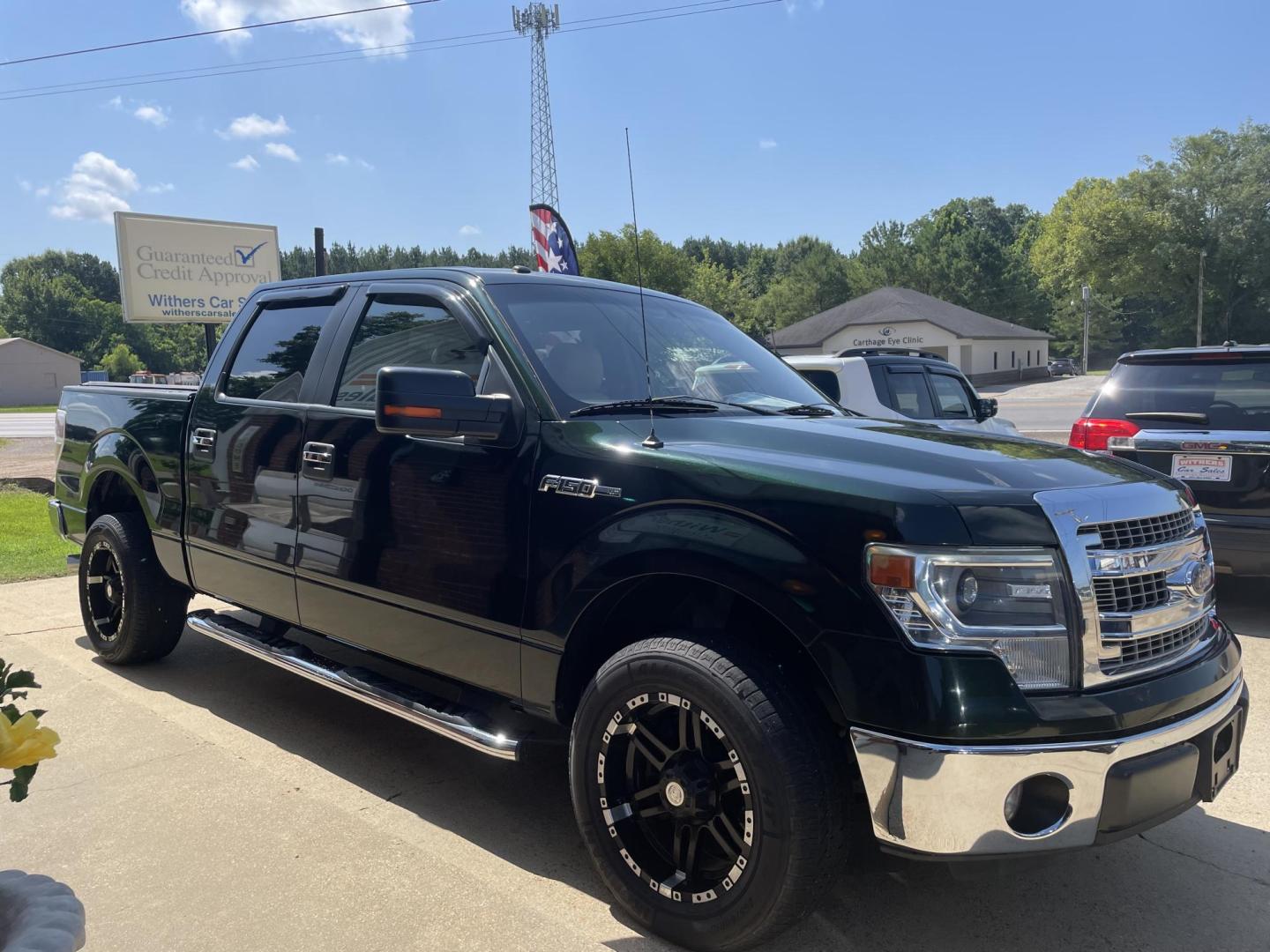 2014 Green /Black Ford F-150 FX2 SuperCrew 5.5-ft. Bed 2WD (1FTFW1CF9EF) with an 5.0L V8 engine, 6-Speed Automatic transmission, located at 204 Hwy. 16 East, Carthage, MS, 39051, (601) 267-7277, 0.000000, 0.000000- Photo#1