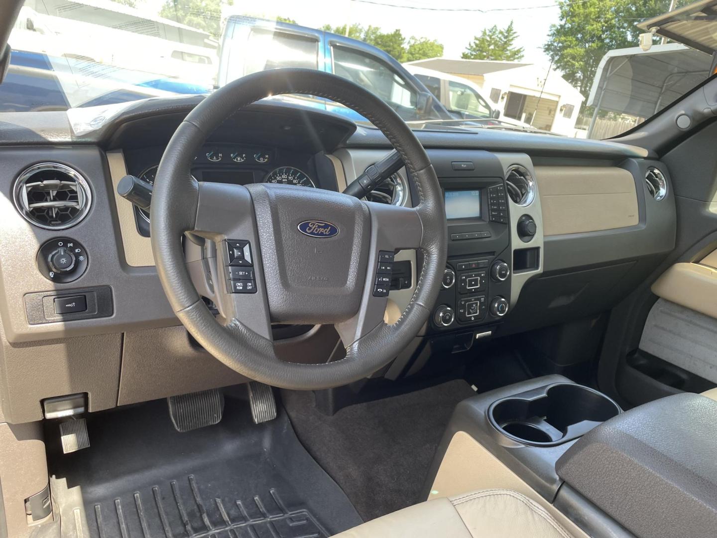 2014 Green /Black Ford F-150 FX2 SuperCrew 5.5-ft. Bed 2WD (1FTFW1CF9EF) with an 5.0L V8 engine, 6-Speed Automatic transmission, located at 204 Hwy. 16 East, Carthage, MS, 39051, (601) 267-7277, 0.000000, 0.000000- Photo#5