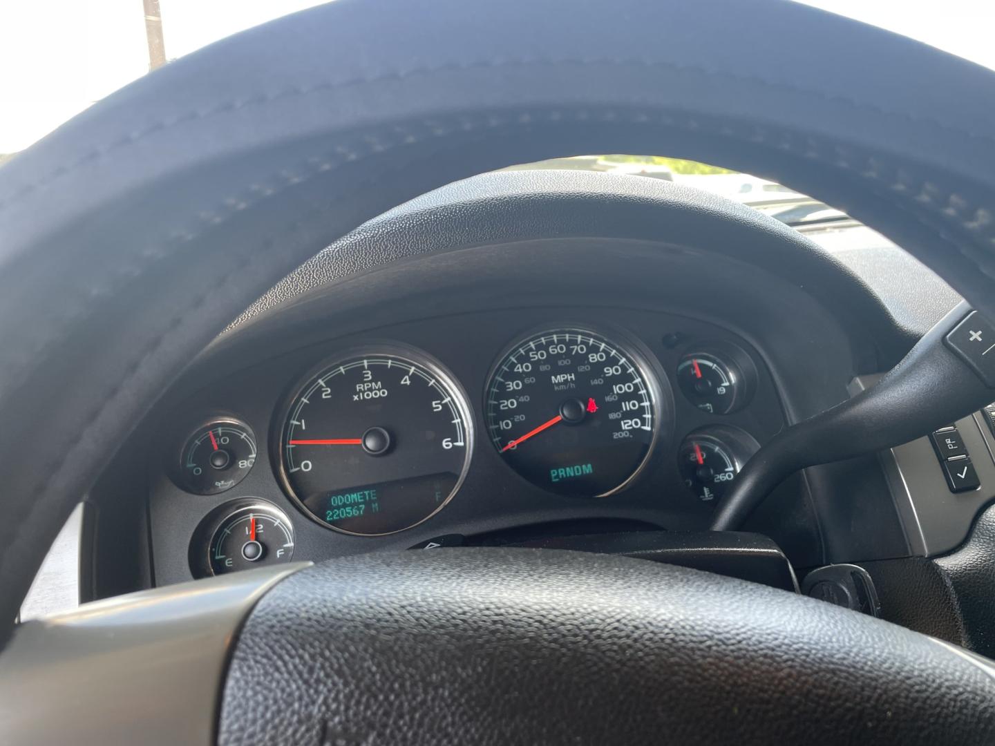 2012 White /Black Chevrolet Silverado 1500 LTZ Crew Cab 4WD (1GCPKTE71CF) with an 5.3L V8 OHV 16V FFV engine, 6-Speed Automatic transmission, located at 204 Hwy. 16 East, Carthage, MS, 39051, (601) 267-7277, 0.000000, 0.000000- Photo#6