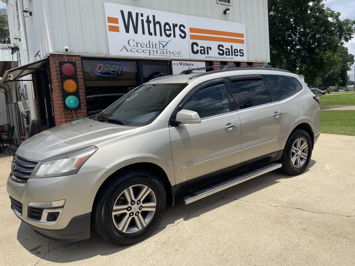 2017 Tan /Gray Chevrolet Traverse 1LT FWD (1GNKRGKDXHJ) with an 3.6L V6 DOHC 24V engine, 6A transmission, located at 204 Hwy. 16 East, Carthage, MS, 39051, (601) 267-7277, 0.000000, 0.000000- Photo#0