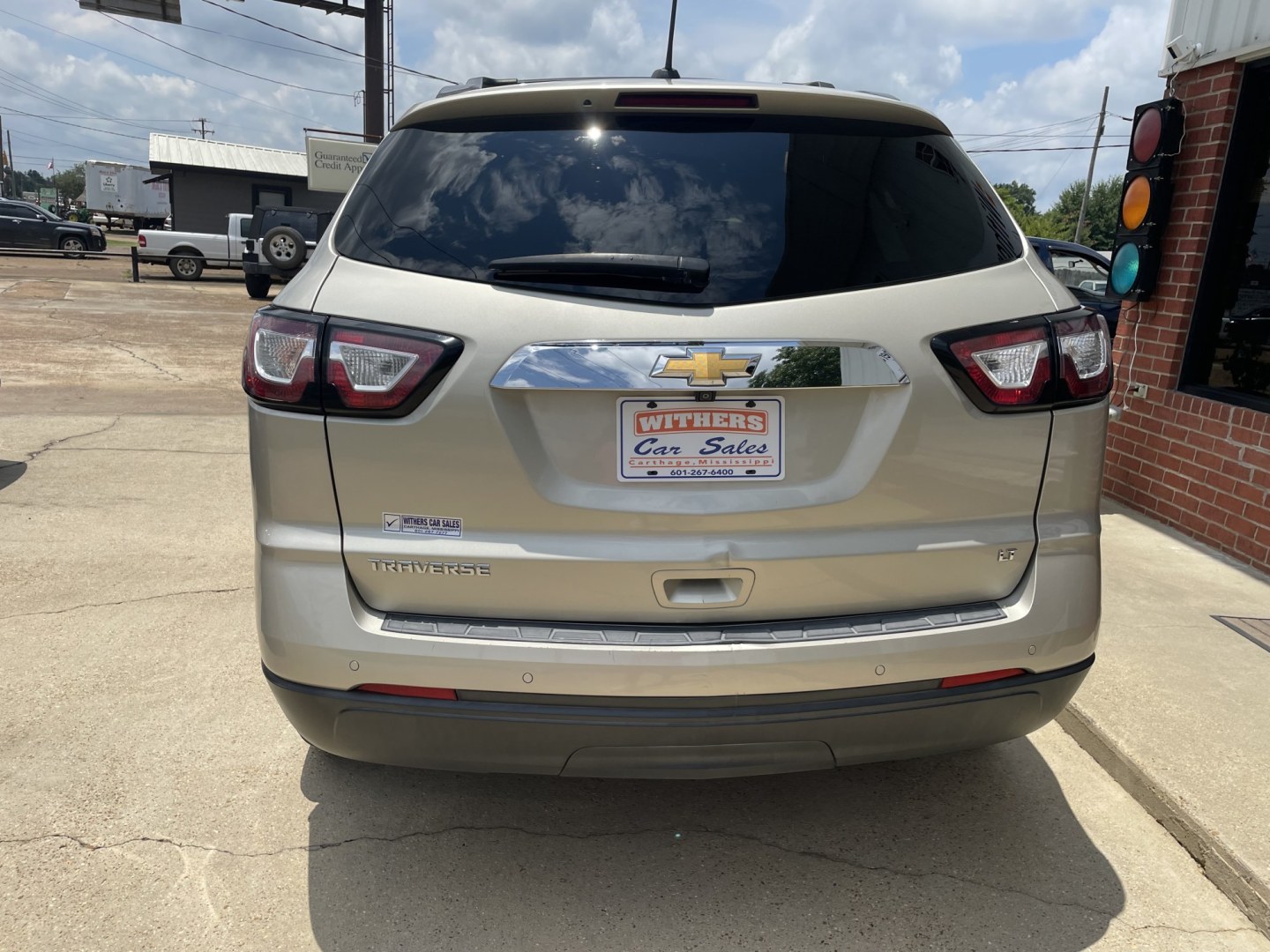 2017 Tan /Gray Chevrolet Traverse 1LT FWD (1GNKRGKDXHJ) with an 3.6L V6 DOHC 24V engine, 6A transmission, located at 204 Hwy. 16 East, Carthage, MS, 39051, (601) 267-7277, 0.000000, 0.000000- Photo#3