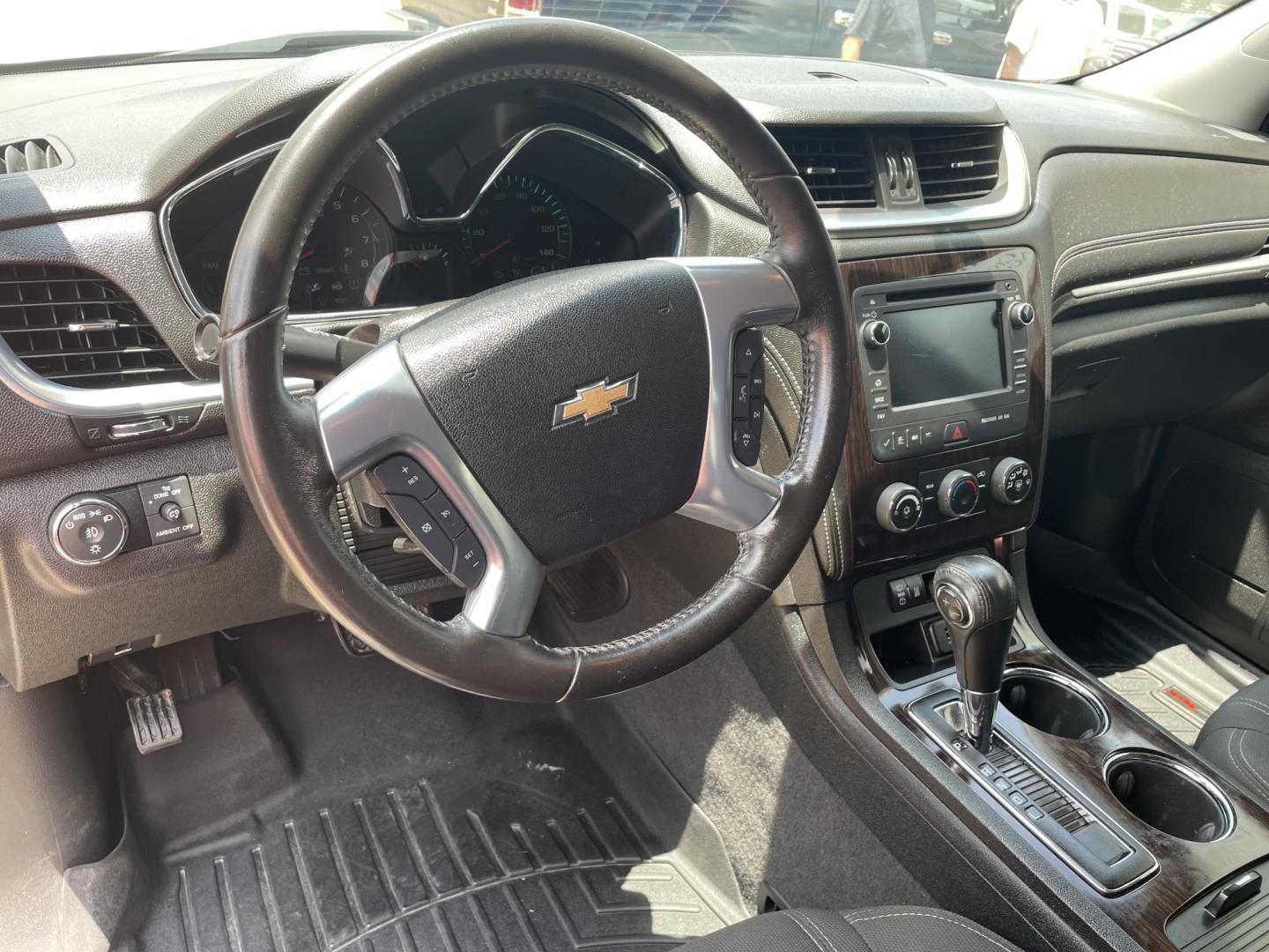 2017 Tan /Gray Chevrolet Traverse 1LT FWD (1GNKRGKDXHJ) with an 3.6L V6 DOHC 24V engine, 6A transmission, located at 204 Hwy. 16 East, Carthage, MS, 39051, (601) 267-7277, 0.000000, 0.000000- Photo#5