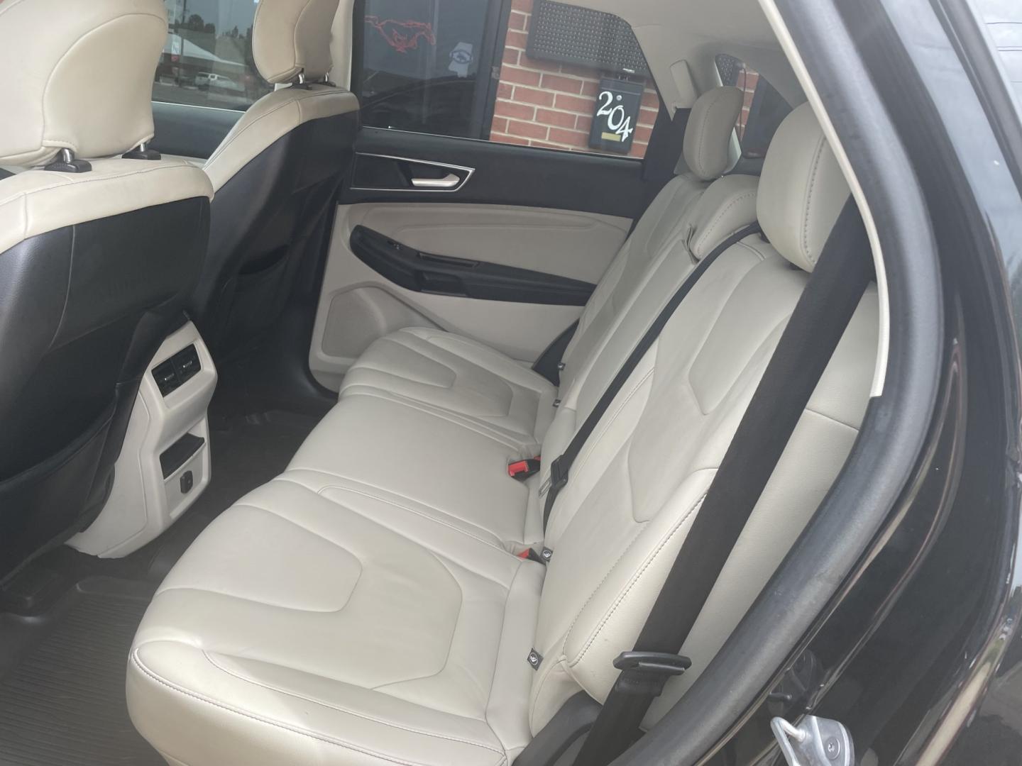 2017 Black /Gray Ford Edge Titanium (2FMPK3K91HB) with an 2.0L L4 DOHC 16V engine, 6A transmission, located at 204 Hwy. 16 East, Carthage, MS, 39051, (601) 267-7277, 0.000000, 0.000000- Photo#6