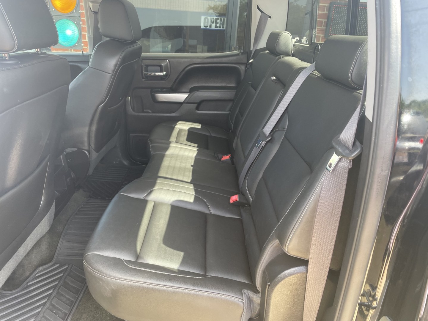2015 Black /Gray Chevrolet Silverado 1500 LT Crew Cab 2WD (3GCPCREC1FG) with an 5.3L V8 OHV 16V engine, 6-Speed Automatic transmission, located at 204 Hwy. 16 East, Carthage, MS, 39051, (601) 267-7277, 0.000000, 0.000000- Photo#4