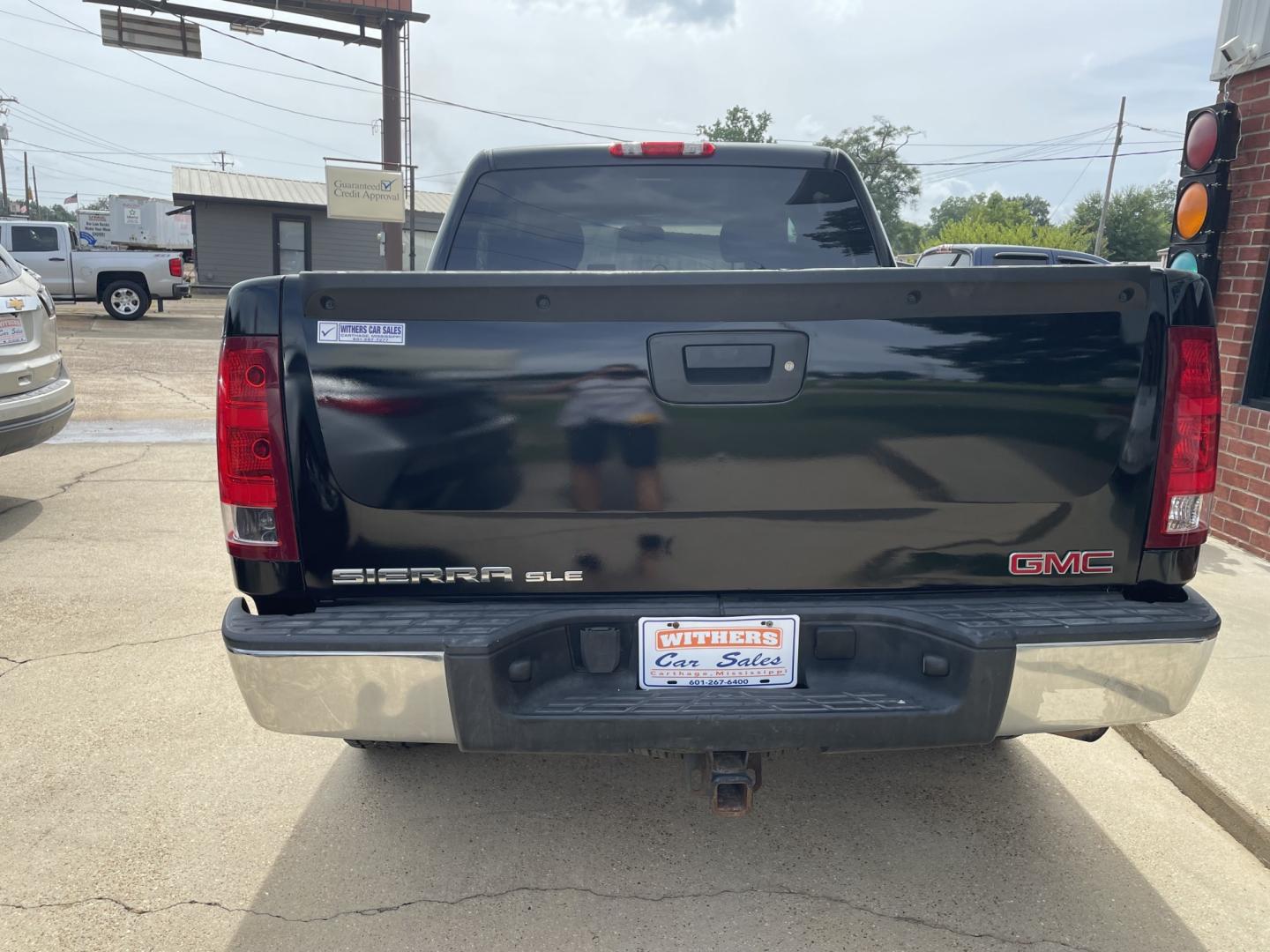 2013 Black /Black GMC Sierra 1500 SLE Crew Cab 4WD (3GTP2VE7XDG) with an 5.3L V8 OHV 16V FFV engine, 6-Speed Automatic transmission, located at 204 Hwy. 16 East, Carthage, MS, 39051, (601) 267-7277, 0.000000, 0.000000- Photo#3