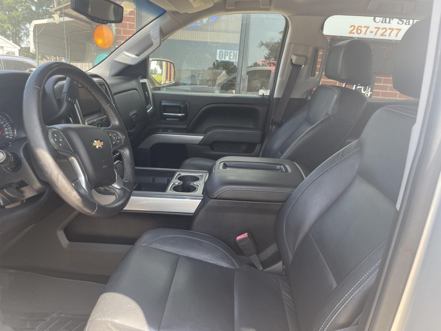 2014 Silver /Black Chevrolet Silverado 1500 1LT Crew Cab 4WD (3GCUKREC8EG) with an 5.3L V8 OHV 16V engine, 6-Speed Automatic transmission, located at 204 Hwy. 16 East, Carthage, MS, 39051, (601) 267-7277, 0.000000, 0.000000- Photo#4