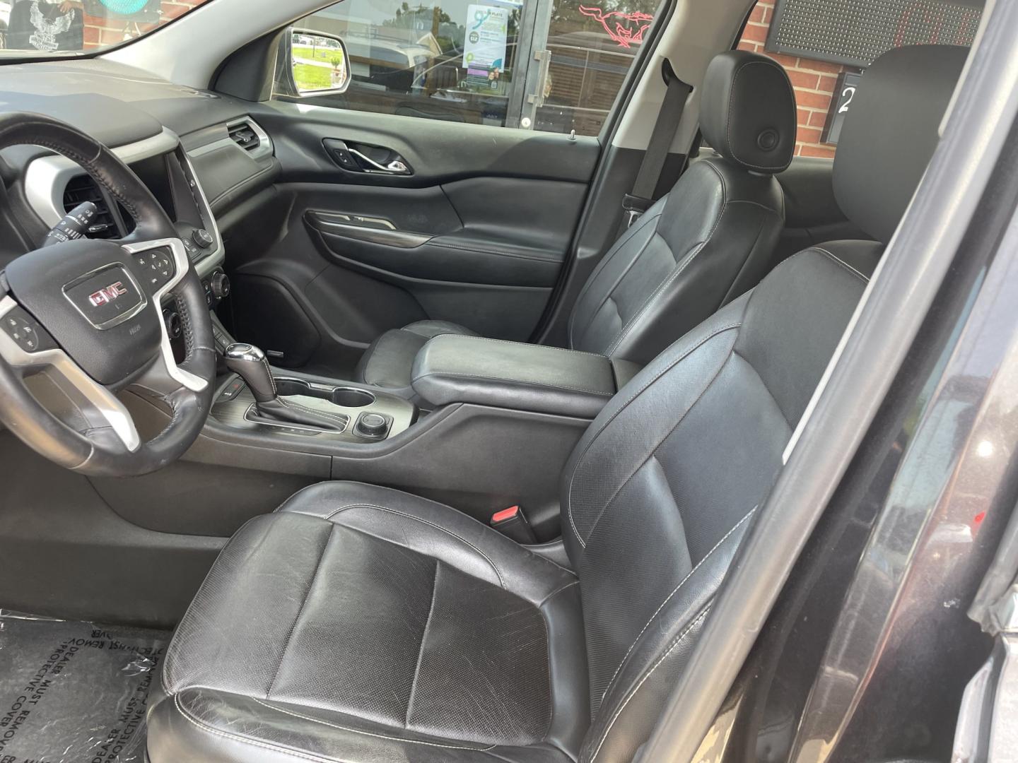 2018 Black /Black GMC Acadia SLT-1 FWD (1GKKNMLS9JZ) with an 3.6L V6 DOHC 24V engine, 6A transmission, located at 204 Hwy. 16 East, Carthage, MS, 39051, (601) 267-7277, 0.000000, 0.000000- Photo#4