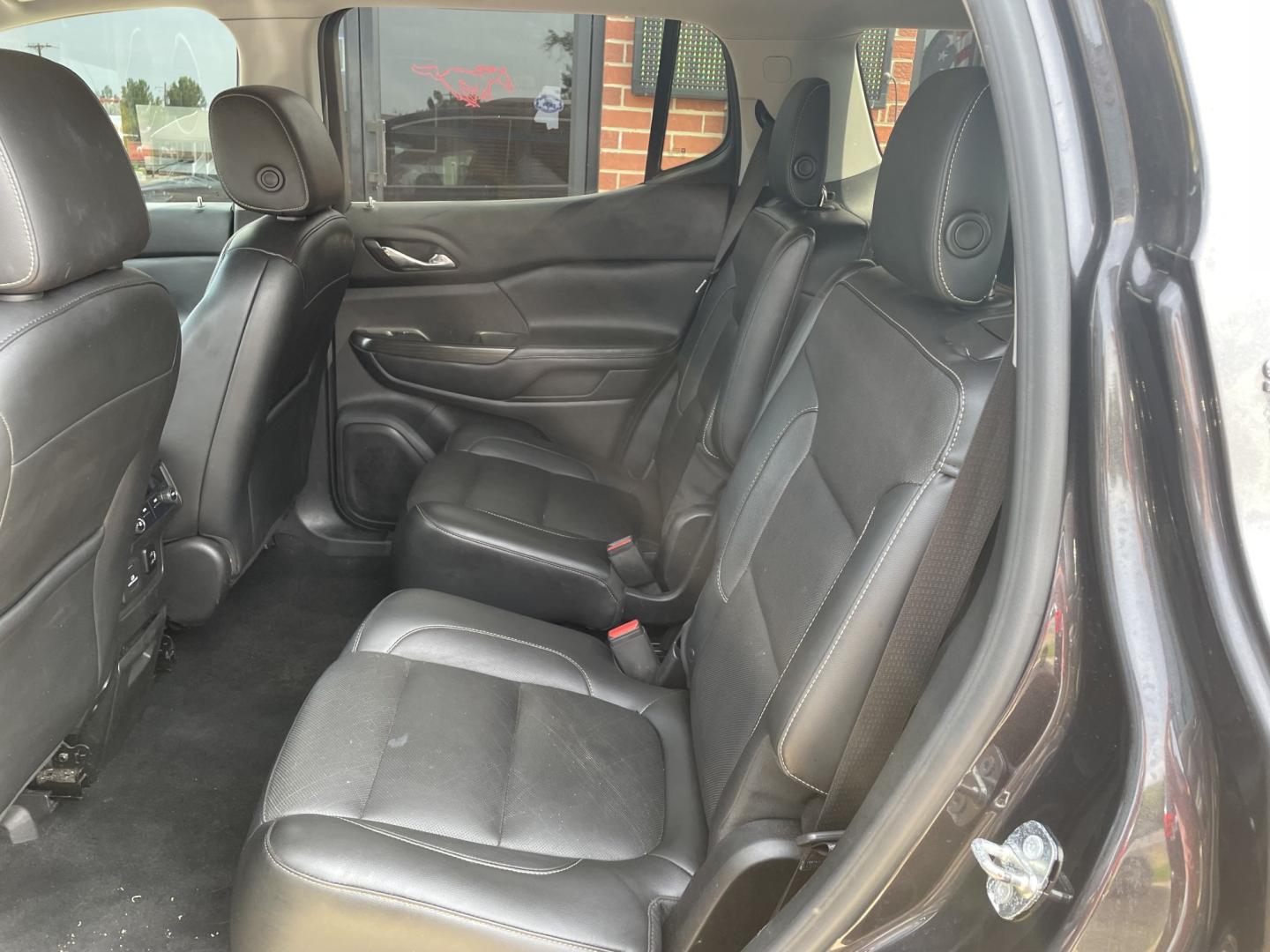 2018 Black /Black GMC Acadia SLT-1 FWD (1GKKNMLS9JZ) with an 3.6L V6 DOHC 24V engine, 6A transmission, located at 204 Hwy. 16 East, Carthage, MS, 39051, (601) 267-7277, 0.000000, 0.000000- Photo#6