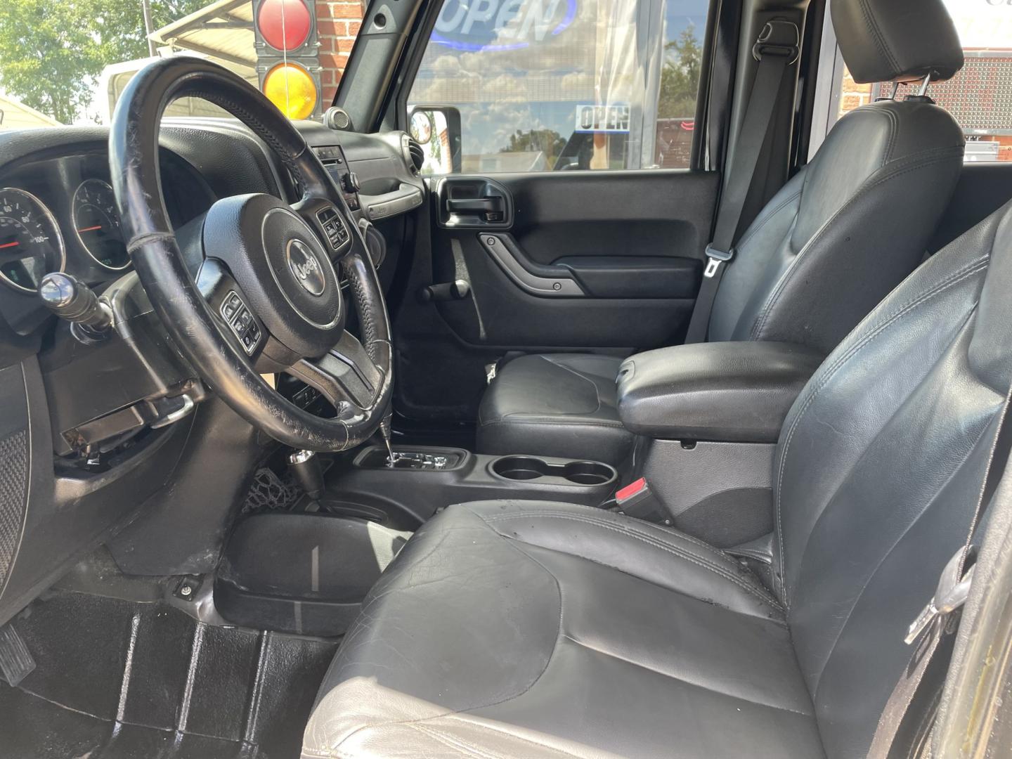 2014 Black /Black Jeep Wrangler Unlimited Sport 4WD (1C4BJWDGXEL) with an 3.6L V6 DOHC 24V FFV engine, A transmission, located at 204 Hwy. 16 East, Carthage, MS, 39051, (601) 267-7277, 0.000000, 0.000000- Photo#4