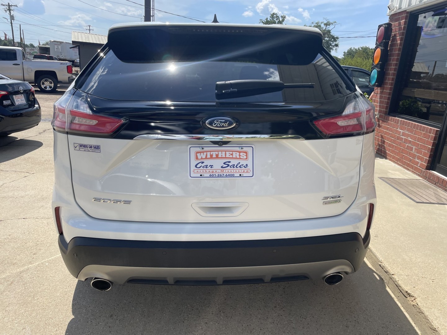 2020 White /Beige/Black Ford Edge SEL FWD (2FMPK3J90LB) with an 2.0L L4 DOHC 16V engine, 6A transmission, located at 204 Hwy. 16 East, Carthage, MS, 39051, (601) 267-7277, 0.000000, 0.000000- Photo#3