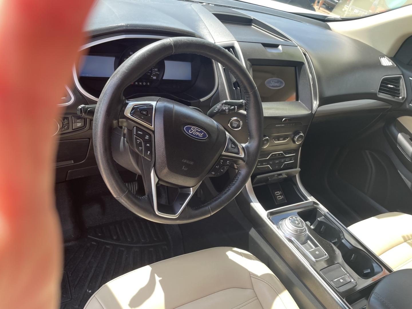 2020 White /Beige/Black Ford Edge SEL FWD (2FMPK3J90LB) with an 2.0L L4 DOHC 16V engine, 6A transmission, located at 204 Hwy. 16 East, Carthage, MS, 39051, (601) 267-7277, 0.000000, 0.000000- Photo#5