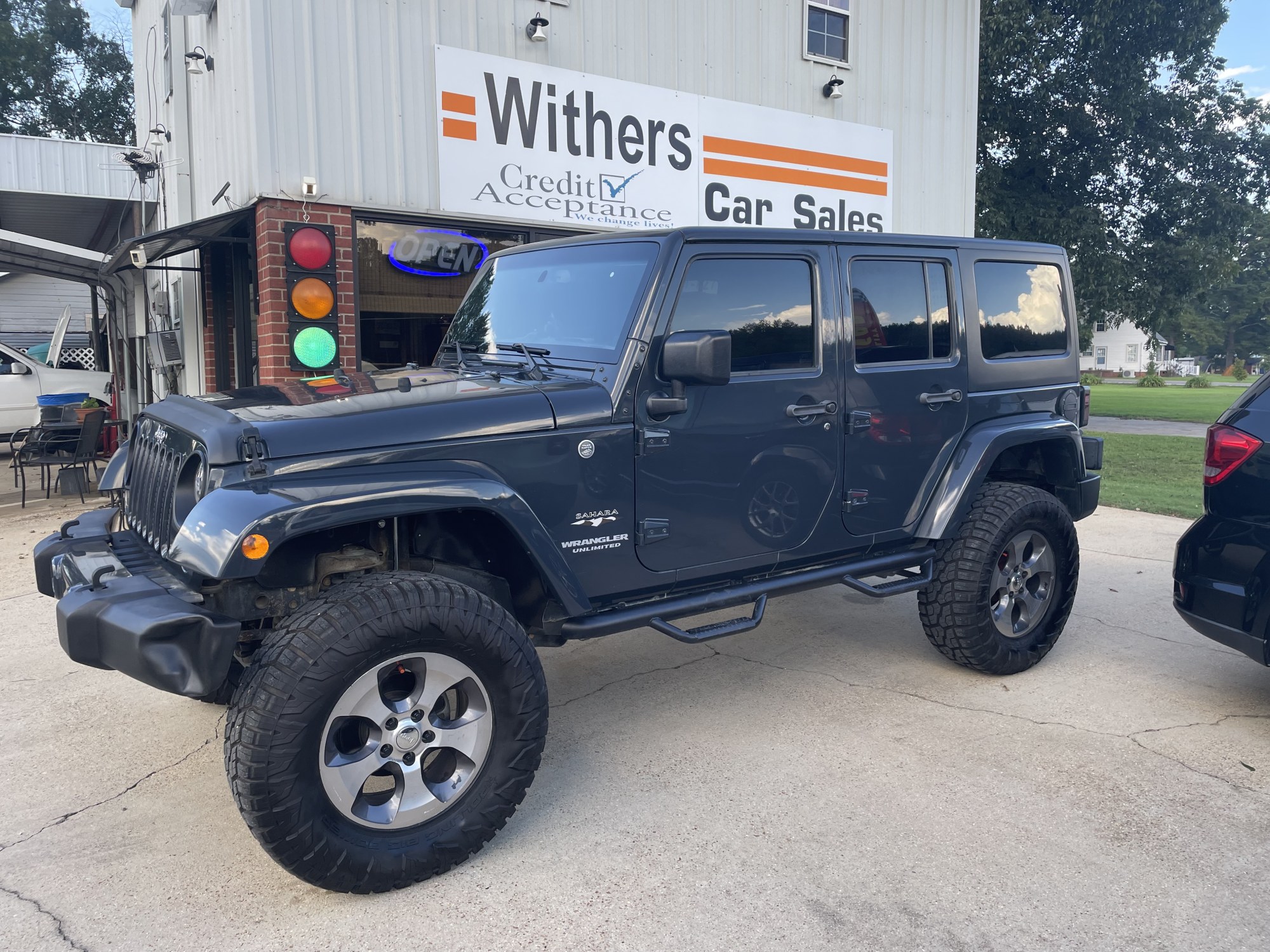 photo of 2017 Jeep Wrangler Unlimited Sahara 4WD