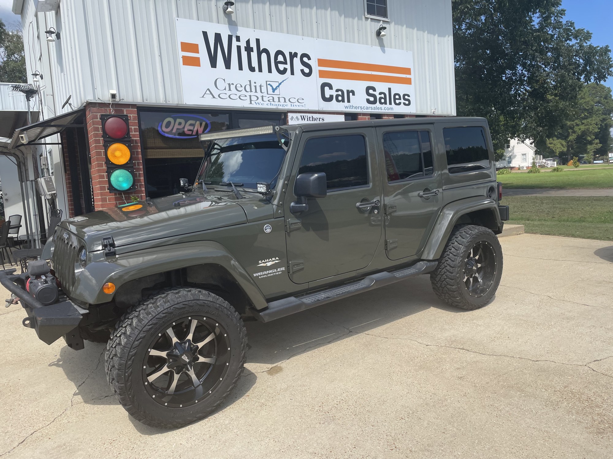 photo of 2015 Jeep Wrangler Unlimited Sahara 4WD
