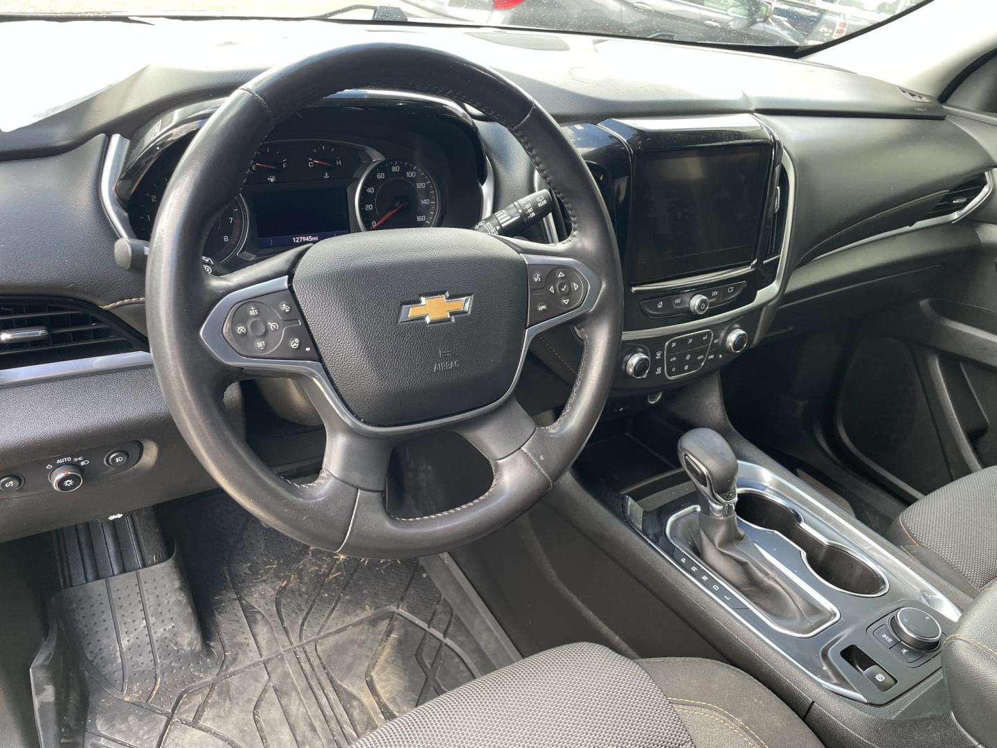 2021 Black /Black Chevrolet Traverse LT Cloth FWD (1GNERGKW8MJ) with an 3.6L V6 DOHC 24V engine, 9A transmission, located at 204 Hwy. 16 East, Carthage, MS, 39051, (601) 267-7277, 0.000000, 0.000000- Photo#7