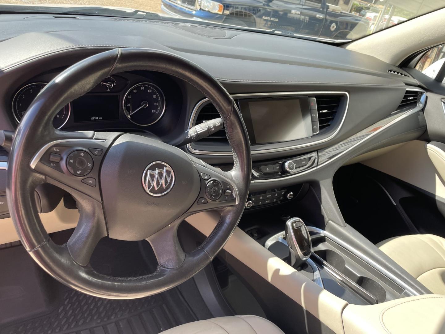 2019 White /Beige Buick Enclave Premium FWD (5GAERCKWXKJ) with an 3.6L V6 DOHC 24V engine, 9A transmission, located at 204 Hwy. 16 East, Carthage, MS, 39051, (601) 267-7277, 0.000000, 0.000000- Photo#4