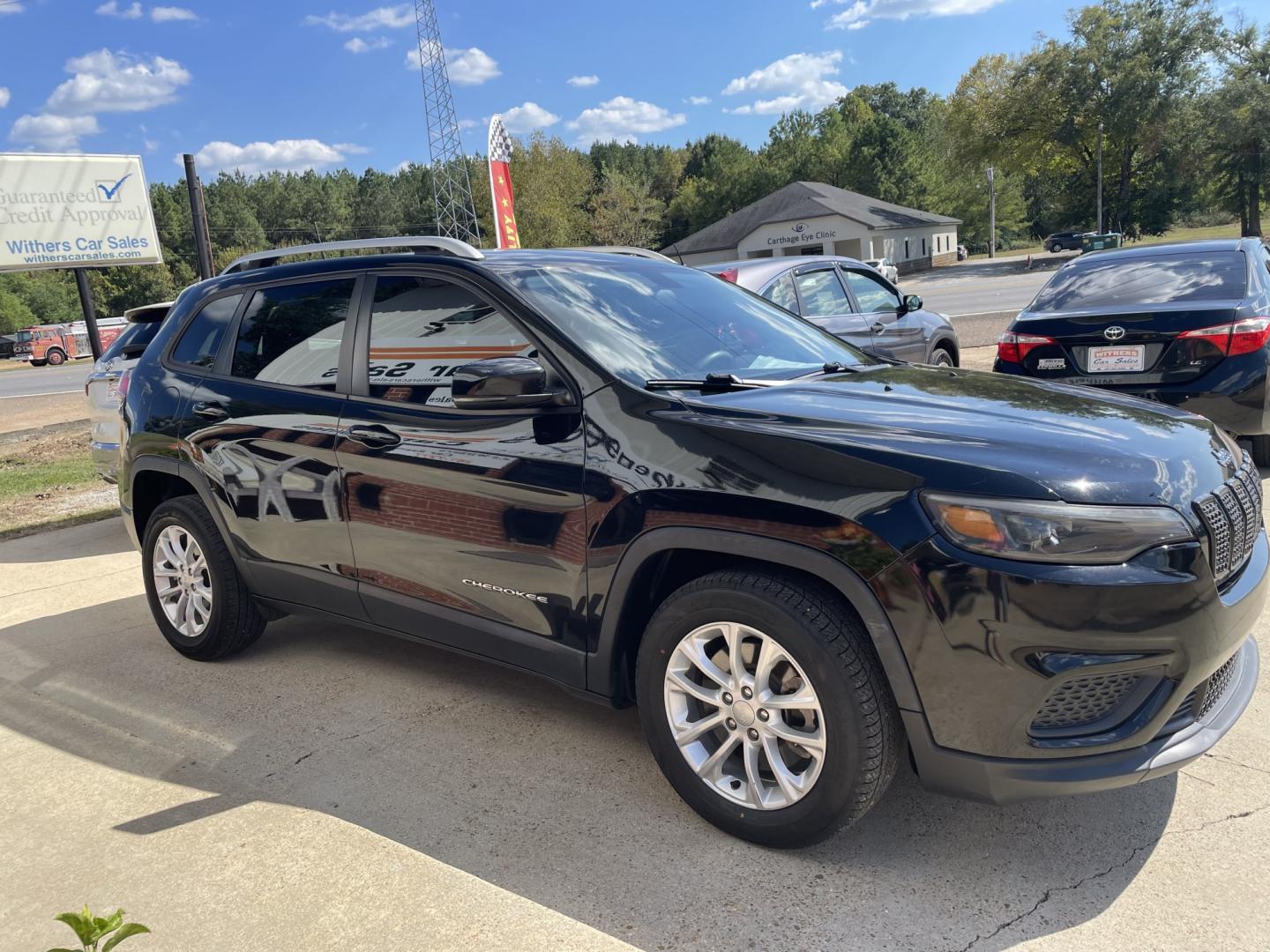 2020 Black /Black Jeep Cherokee Latitude FWD (1C4PJLCB5LD) with an 2.4L L4 DOHC 16V engine, 9A transmission, located at 204 Hwy. 16 East, Carthage, MS, 39051, (601) 267-7277, 0.000000, 0.000000- Photo#1