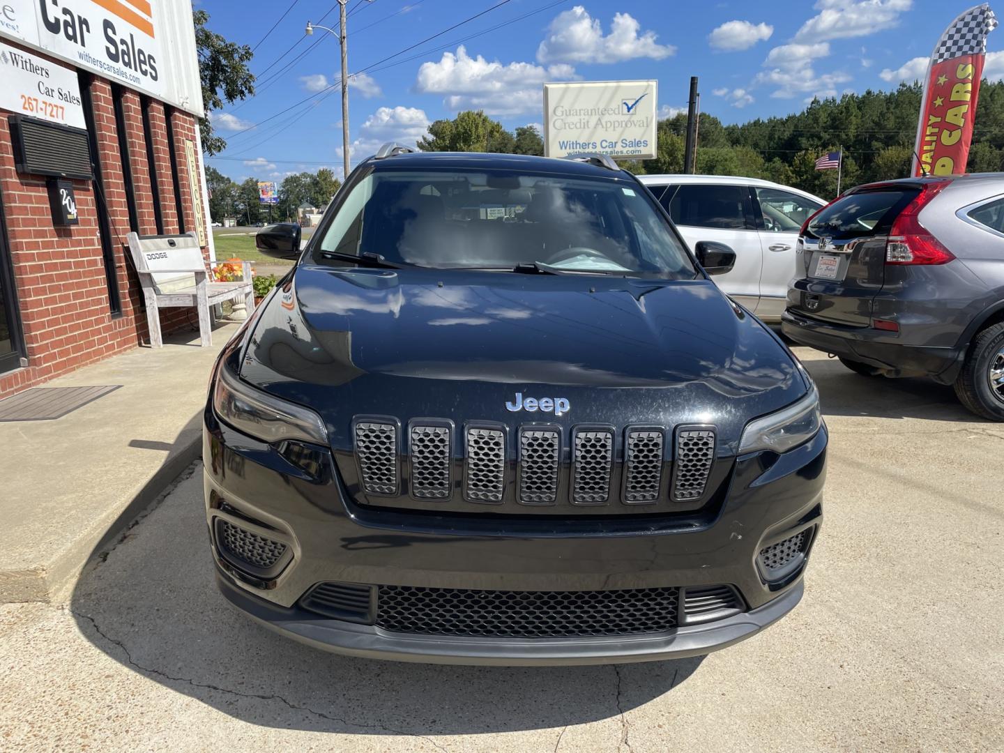 2020 Black /Black Jeep Cherokee Latitude FWD (1C4PJLCB5LD) with an 2.4L L4 DOHC 16V engine, 9A transmission, located at 204 Hwy. 16 East, Carthage, MS, 39051, (601) 267-7277, 0.000000, 0.000000- Photo#2
