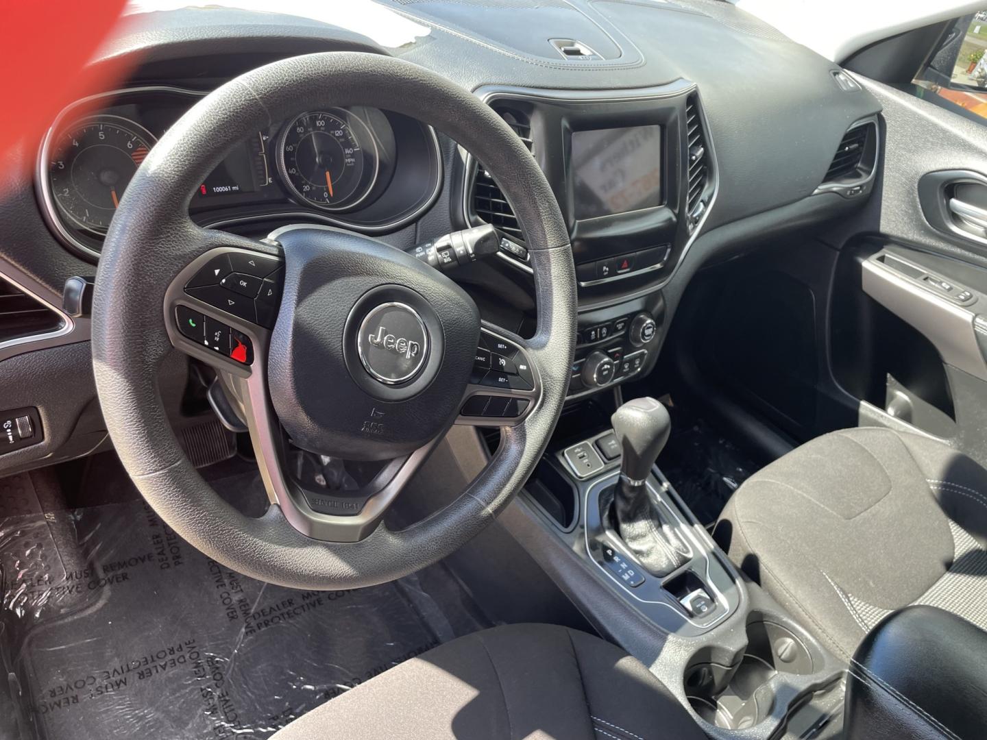 2020 Black /Black Jeep Cherokee Latitude FWD (1C4PJLCB5LD) with an 2.4L L4 DOHC 16V engine, 9A transmission, located at 204 Hwy. 16 East, Carthage, MS, 39051, (601) 267-7277, 0.000000, 0.000000- Photo#5