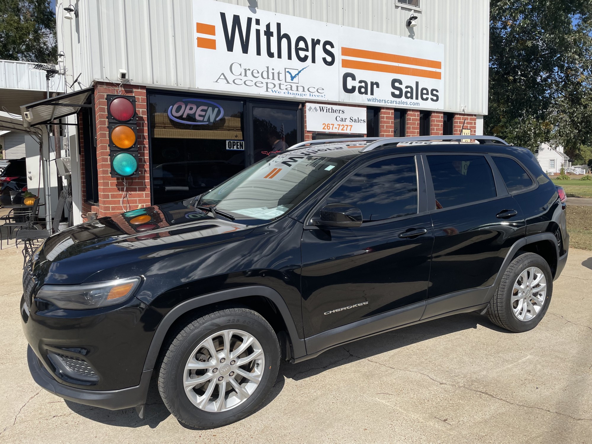photo of 2020 Jeep Cherokee Latitude FWD
