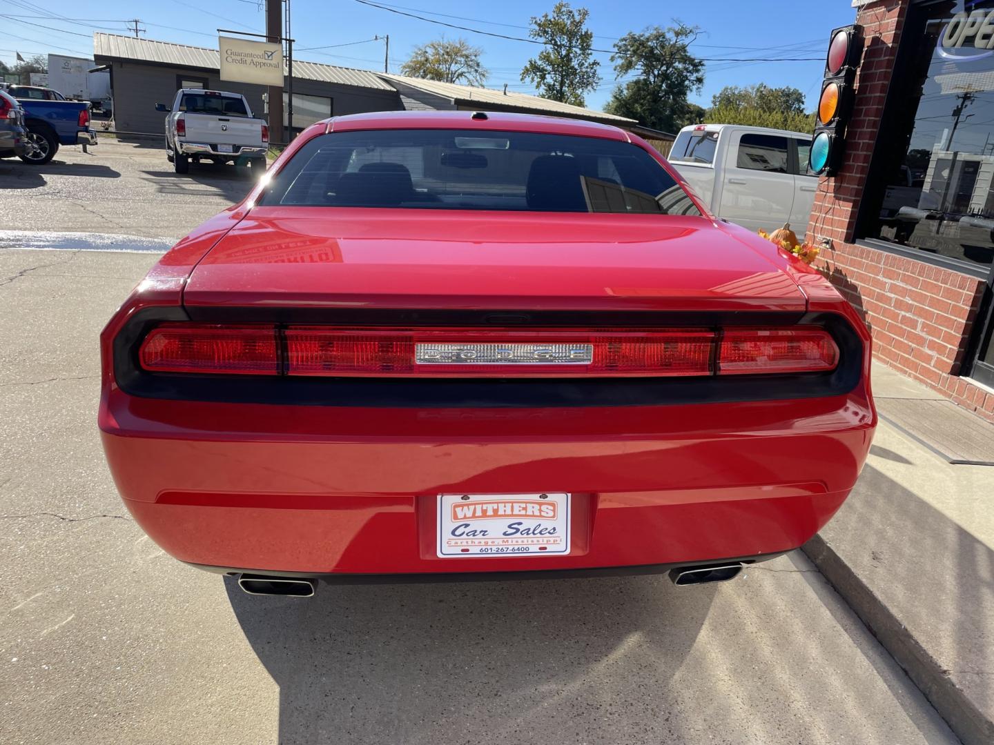 2014 RED /Black Dodge Challenger SXT (2C3CDYAG0EH) with an 3.6L V6 DOHC 24V engine, 5-Speed Automatic transmission, located at 204 Hwy. 16 East, Carthage, MS, 39051, (601) 267-7277, 0.000000, 0.000000- Photo#3