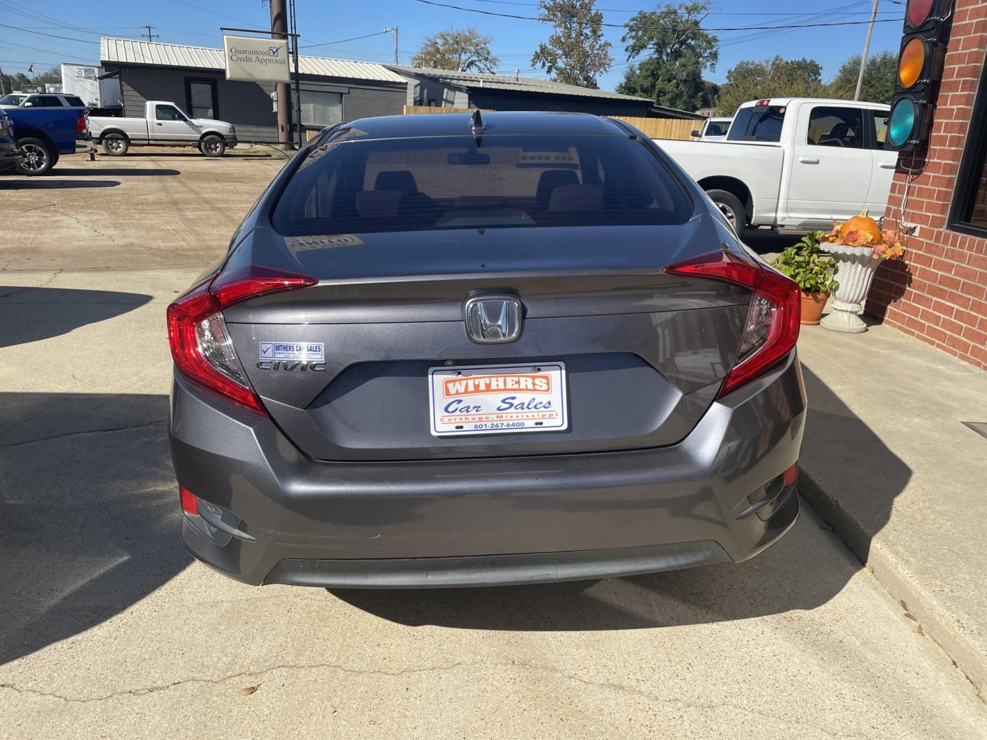 2018 Gray /Gray Honda Civic EX Sedan CVT (2HGFC2F79JH) with an 2.0L L4 DOHC 16V engine, CVT transmission, located at 204 Hwy. 16 East, Carthage, MS, 39051, (601) 267-7277, 0.000000, 0.000000- Photo#3