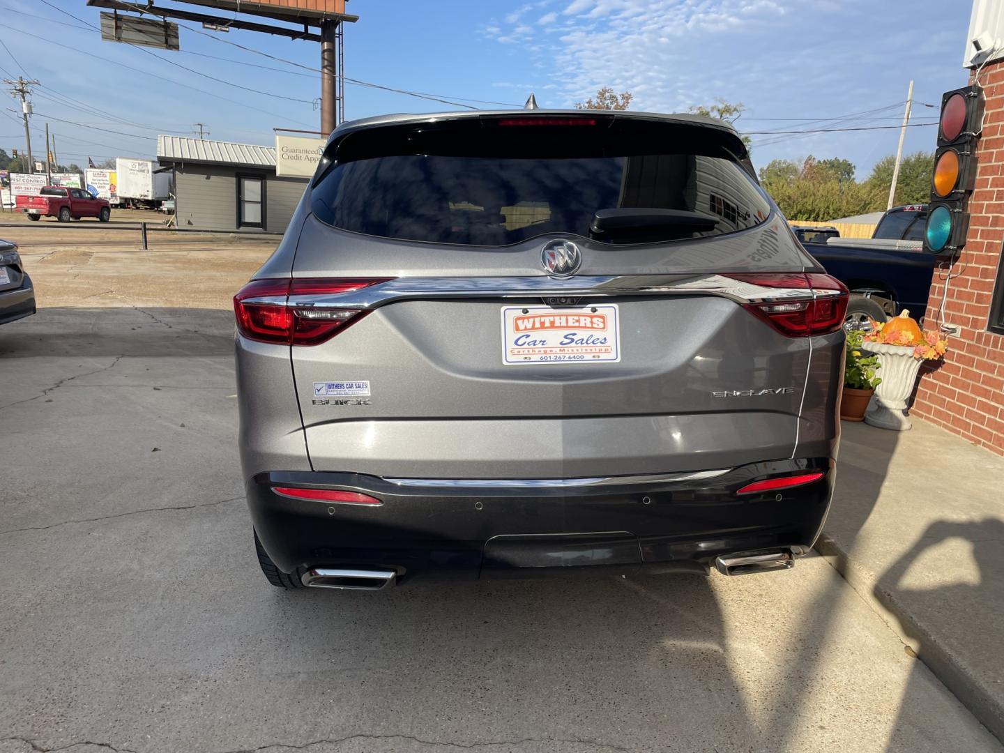 2018 Gray /Brown Buick Enclave Avenir FWD (5GAERDKWXJJ) with an 3.6L V6 DOHC 24V engine, 9A transmission, located at 204 Hwy. 16 East, Carthage, MS, 39051, (601) 267-7277, 0.000000, 0.000000- Photo#3