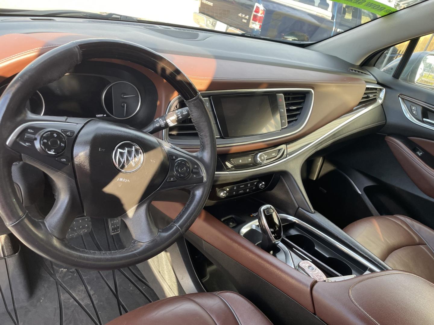 2018 Gray /Brown Buick Enclave Avenir FWD (5GAERDKWXJJ) with an 3.6L V6 DOHC 24V engine, 9A transmission, located at 204 Hwy. 16 East, Carthage, MS, 39051, (601) 267-7277, 0.000000, 0.000000- Photo#5