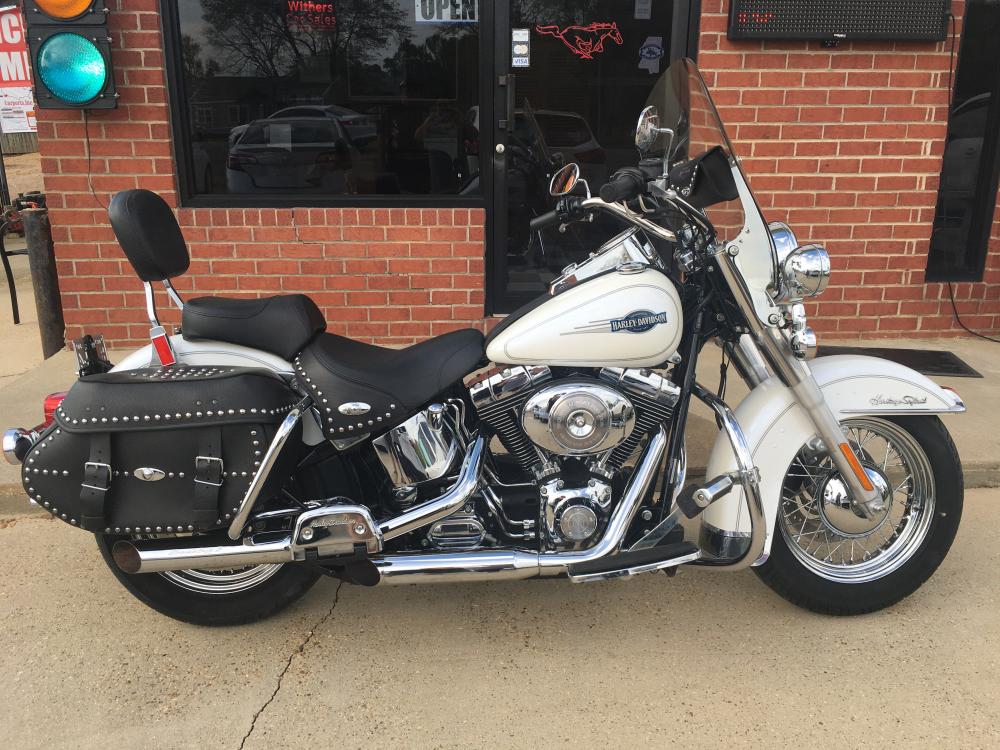 2006 White Harley-Davidson FLSTCI - (1HD1BWB1X6Y) with an 1450CC engine, 5 speed transmission, located at 204 Hwy. 16 East, Carthage, MS, 39051, (601) 267-7277, 0.000000, 0.000000 - Photo #1